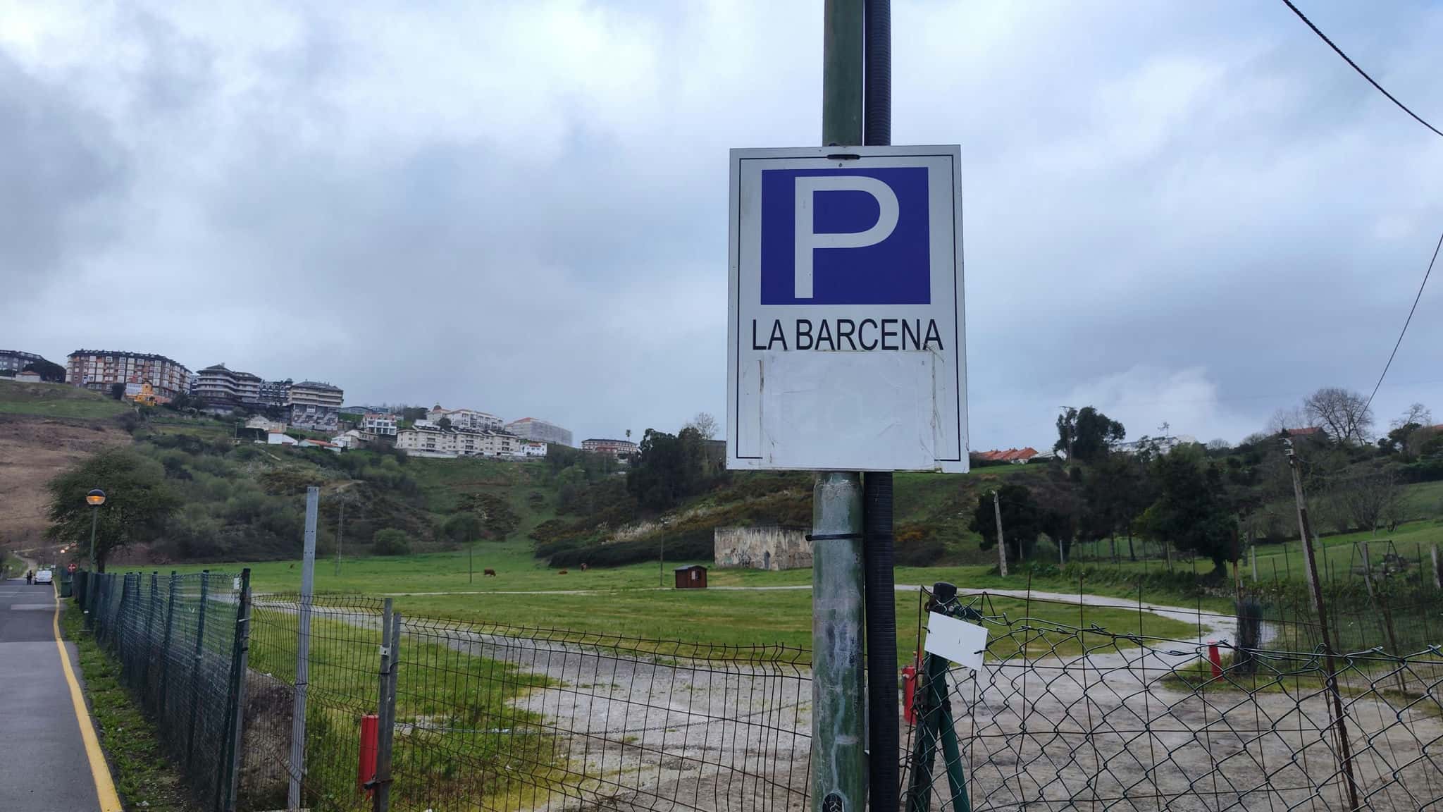 El aparcamiento disuasorio de La Bárcena se abrirá este fin de semana de forma gratuita siendo de pago a partir de Semana Santa