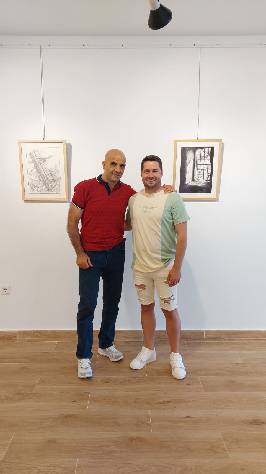 Inaugurada en la Sala Algas la exposición de dibujo de Víctor Iglesias Gómez