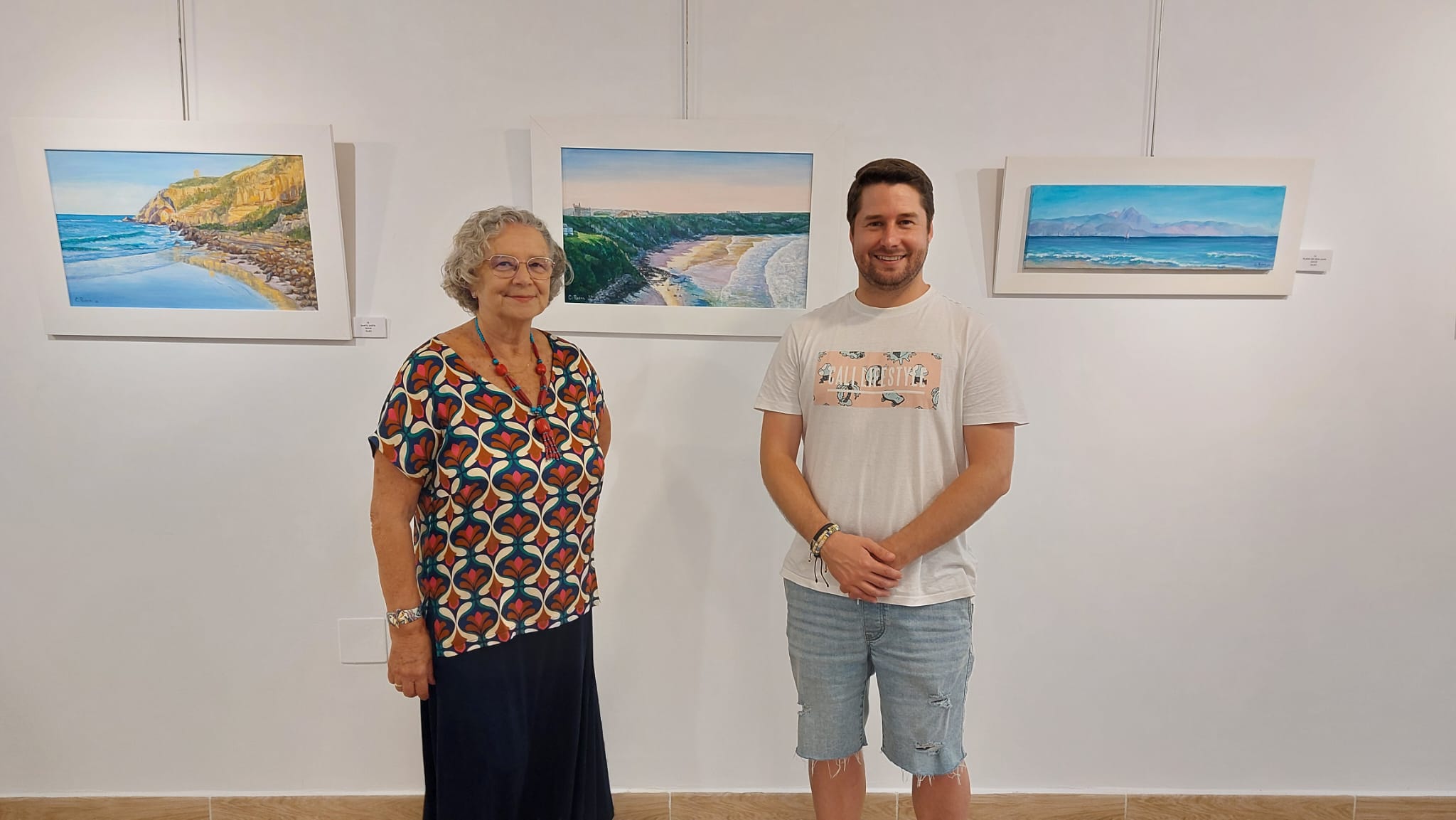 La pintora Cristina Ruera cierra la temporada expositiva de la sala municipal de arte “Algas”