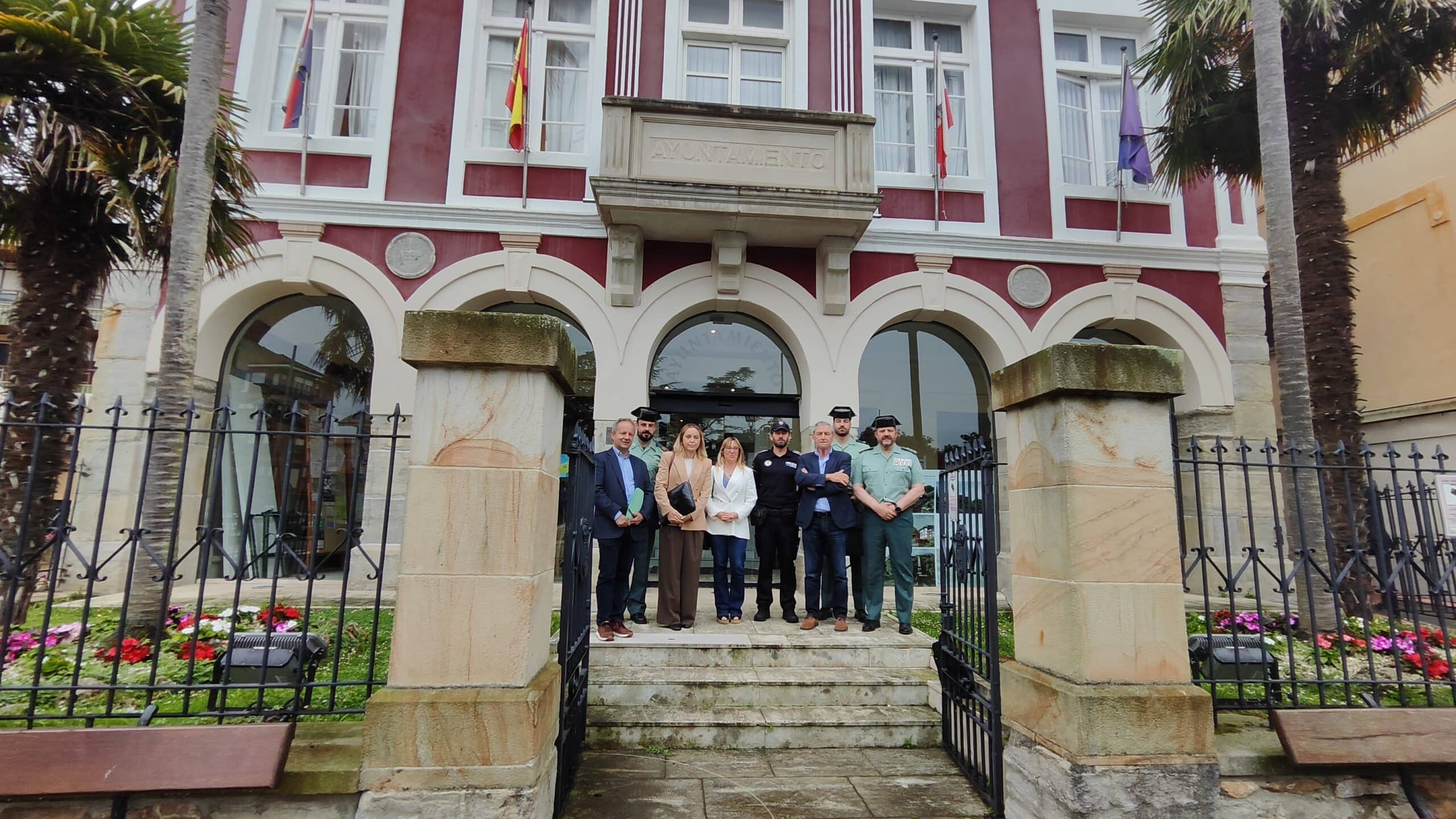 La delegada del Gobierno y el alcalde del municipio hacen balance de 2024 en la Junta Local de Seguridad de Suances