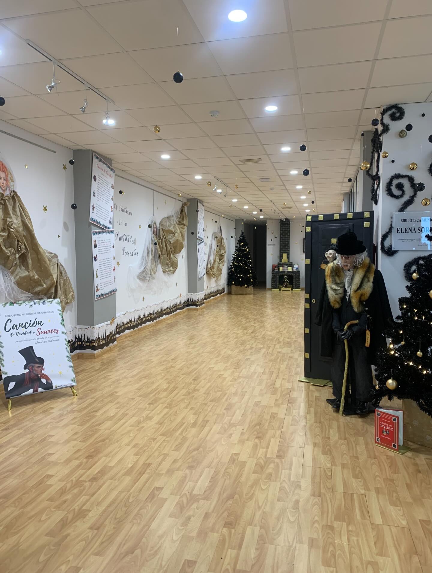 La Navidad llega a la Biblioteca Municipal Elena Soriano cargada de actividades, con el cuento de Charles Dickens “Canción de Navidad” como eje central