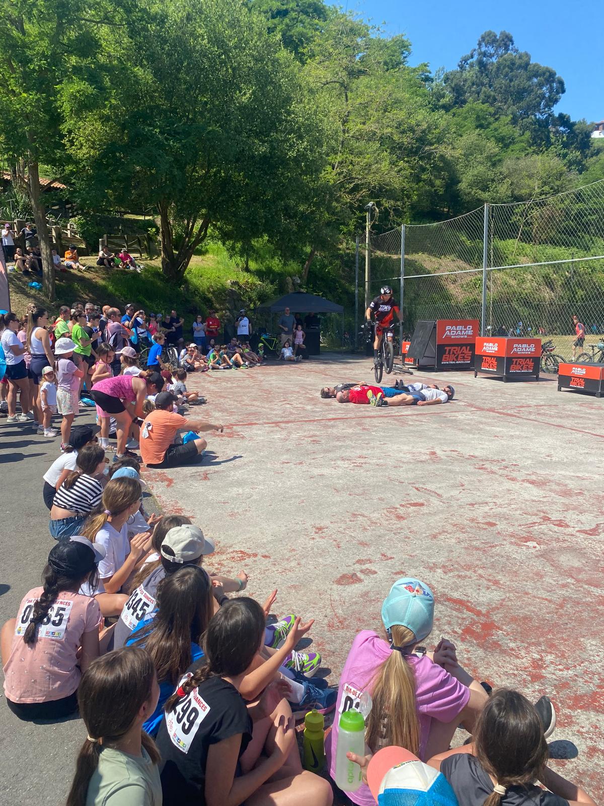 Cerca de 200 participantes en un II Día de la Bici de Suances que destacó por la organización y la implicación