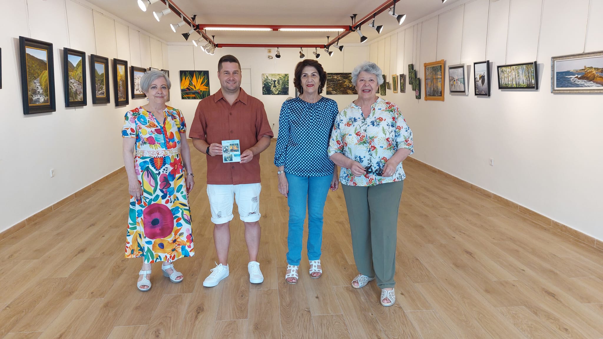 La Sala Municipal de Exposiciones Algas acoge una nueva muestra colectiva con la obra de las artistas Blanca Gutiérrez, Karen Roldán e Isabel Castañeda
