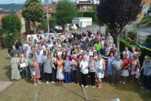 Suances rinde homenaje a tres décadas de historia del Centro Social de Mayores en su 30 aniversario